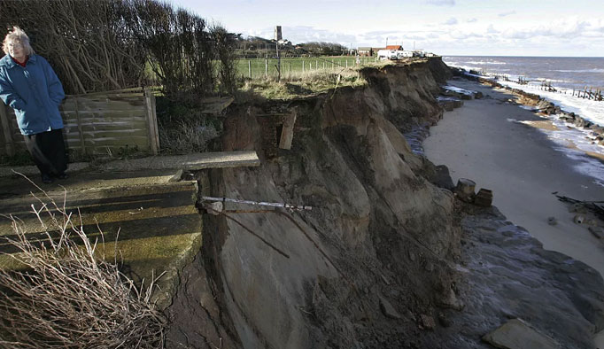 UK coastal erosion threatens communitie