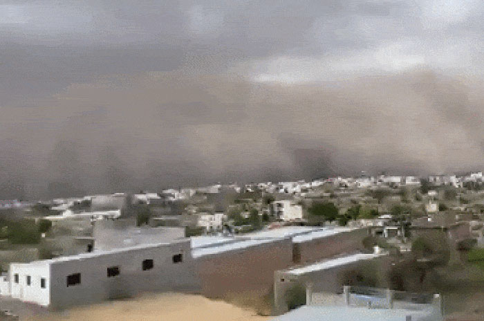 Massive dust storm in northwest India