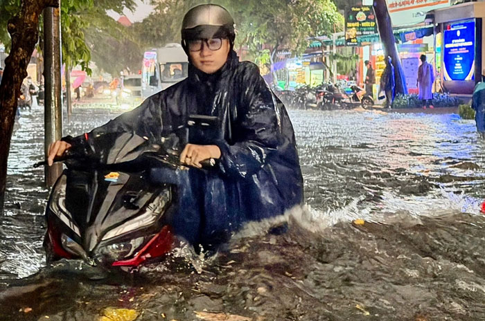 Ho Chi MIn City flooding