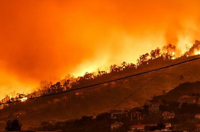Wildfires threaten Croatian coast