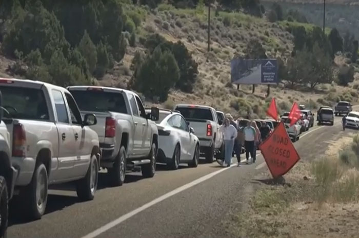 Wildfire evacuations as heat dome scorches USA